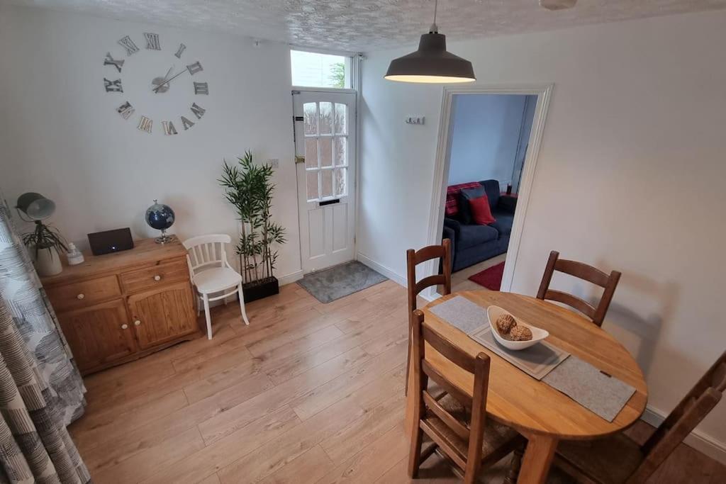 Entire House With Garden & Parking Nr Ashford Int Villa Exterior photo